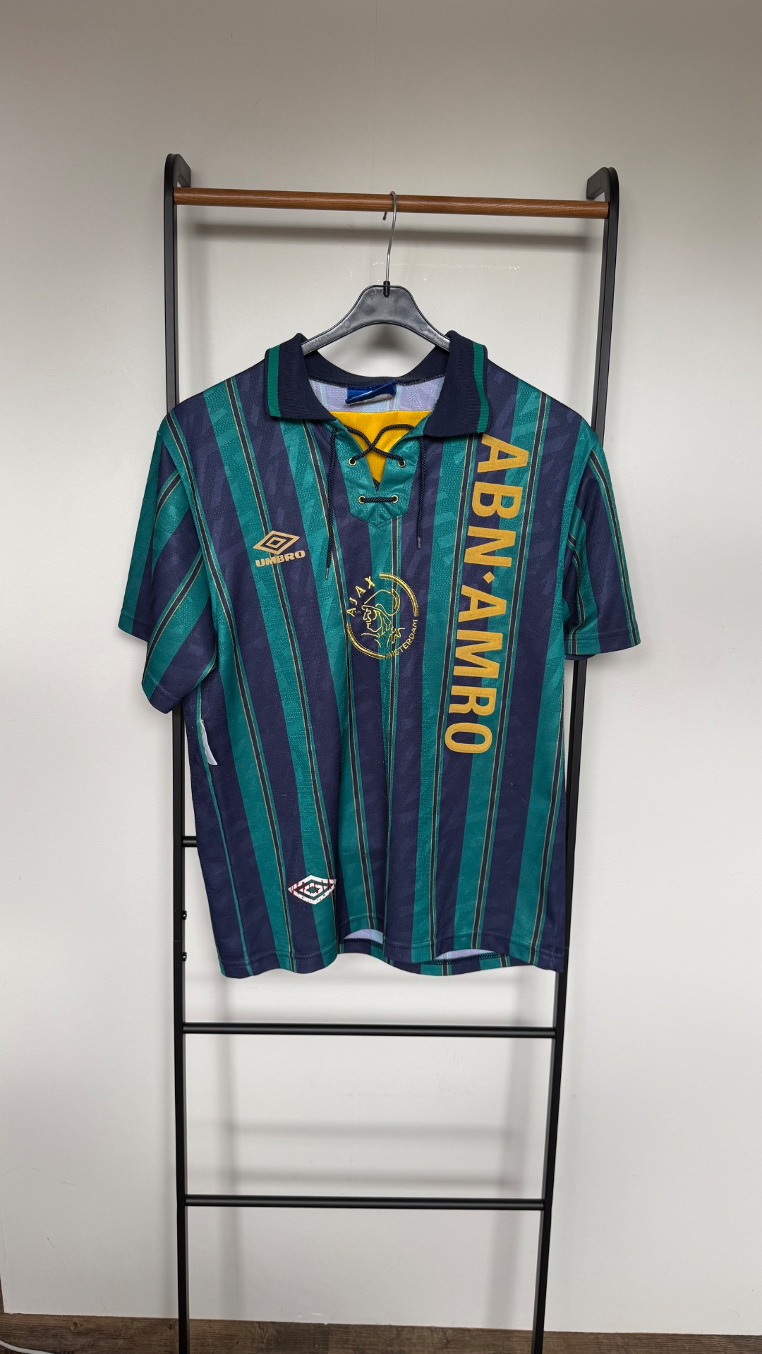 1993/94 away